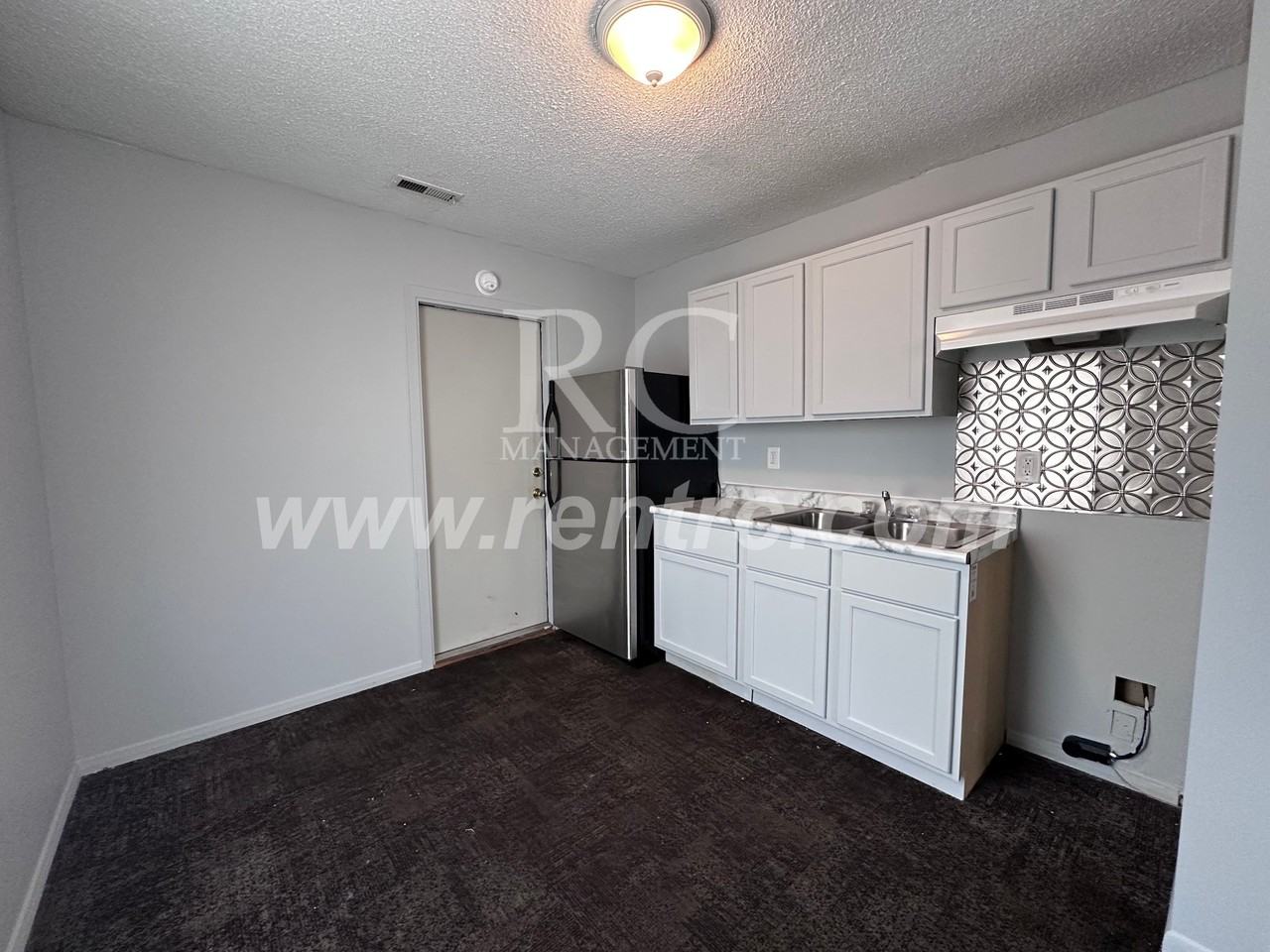 1404 E Main St #E - Photo 2 of 11