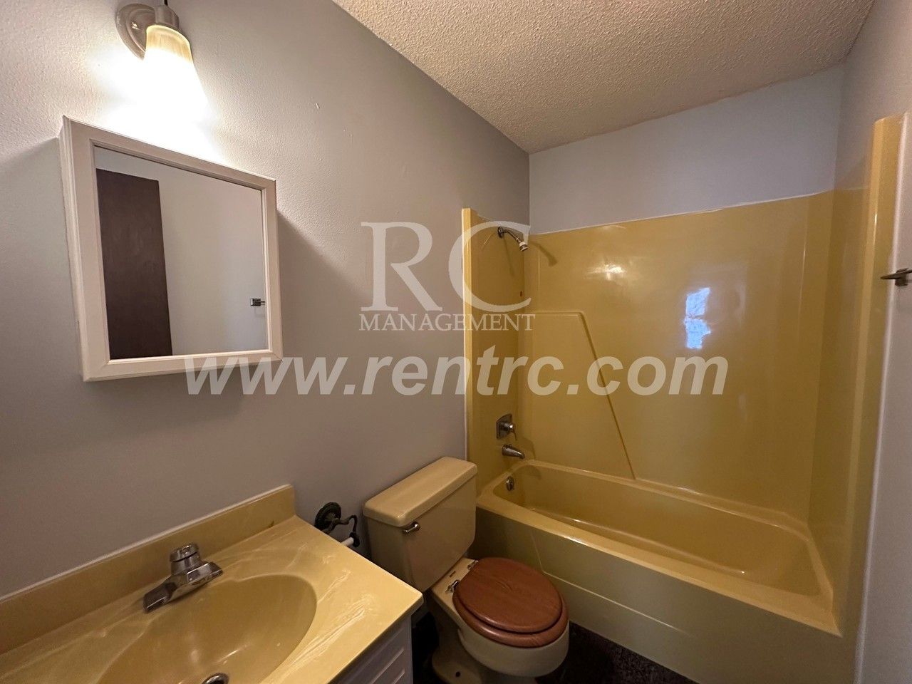 1404 E Main St #E - Photo 4 of 11