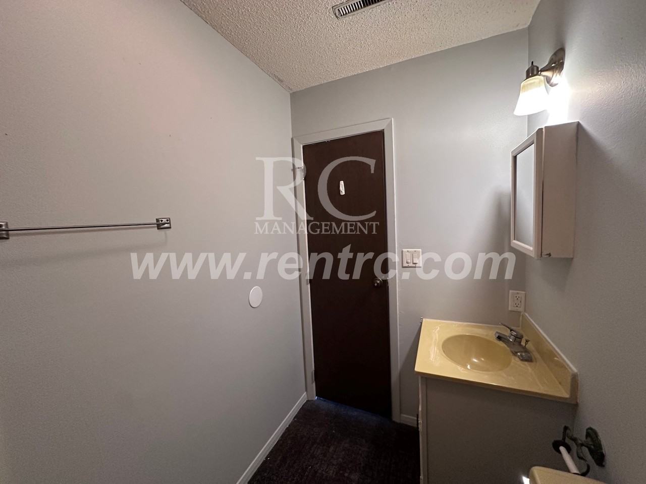 1404 E Main St #E - Photo 5 of 11