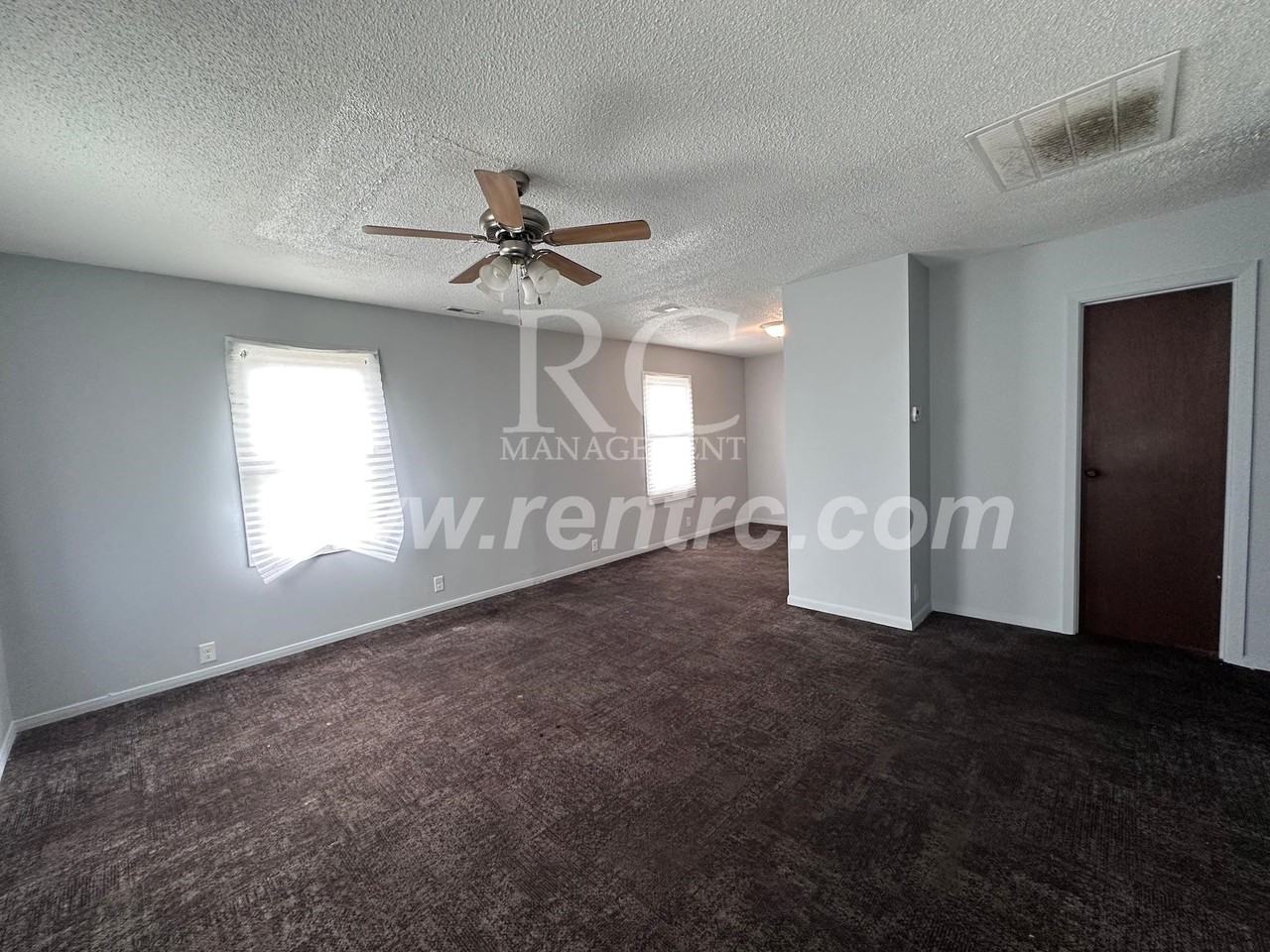 1404 E Main St #E - Photo 6 of 11