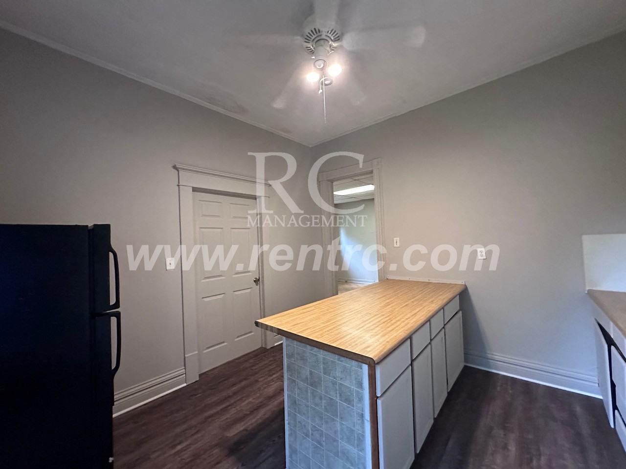 705 Harmon St - Photo 3 of 19