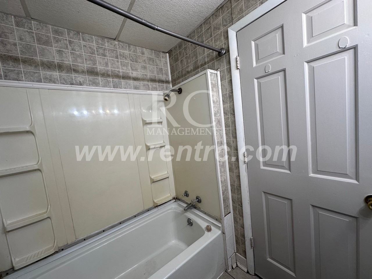 705 Harmon St - Photo 5 of 19