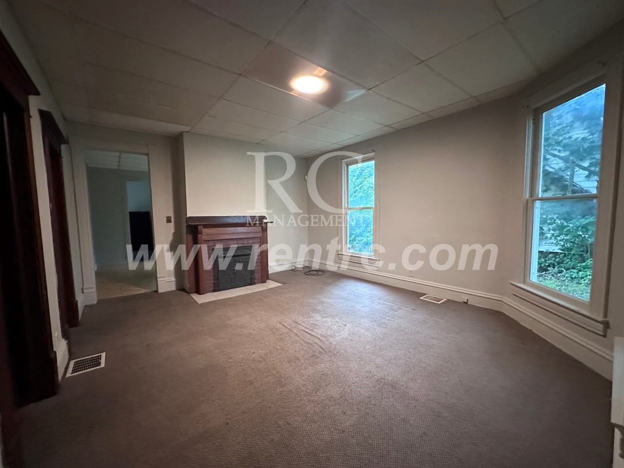 705 Harmon St - Photo 6 of 19