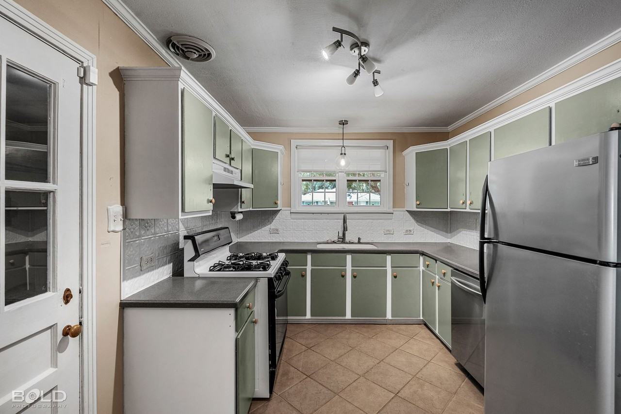 359 Carrollton Ave - Photo 5 of 36