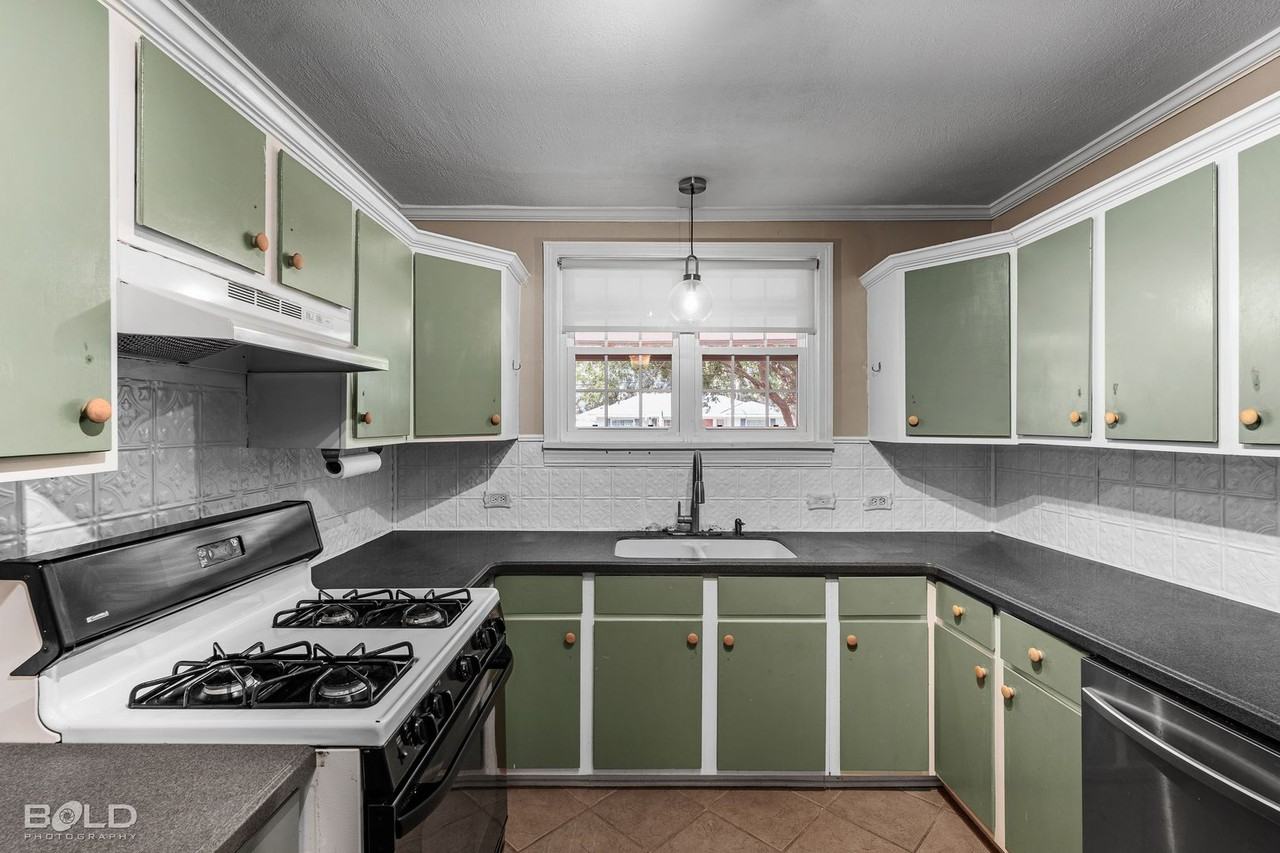 359 Carrollton Ave - Photo 6 of 36