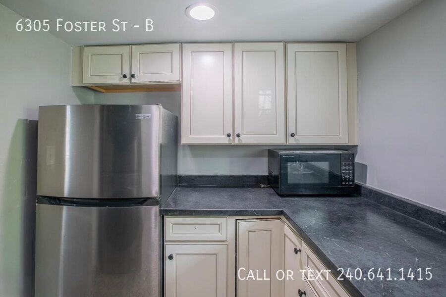 6305 Foster St #B - Photo 4 of 12