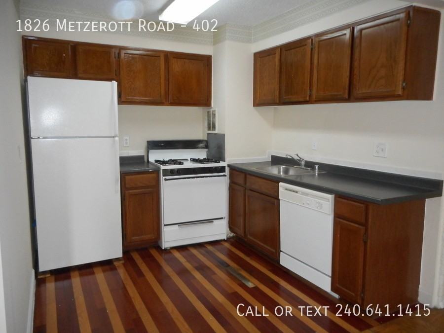 1826 Metzerott Rd #402 - Photo 5 of 18