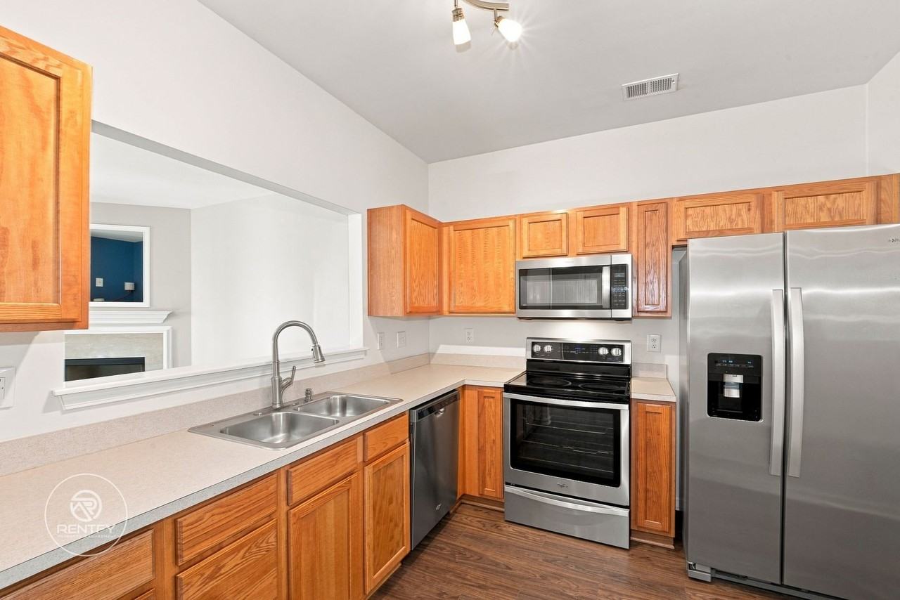 18478 Streamline Ct - Photo 3 of 18