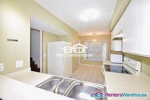 14288 Bedford Dr - Photo 2 of 10
