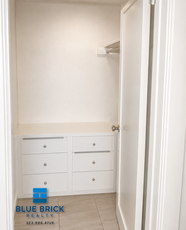 1511 W 11th Pl #11 - Photo 5 of 11