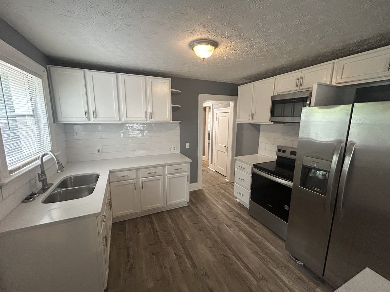 2009 Bullard St - Photo 3 of 12
