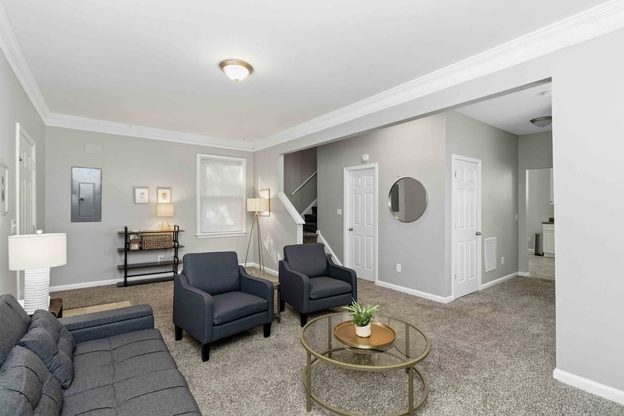 639 Ira St Sw - Photo 5 of 24