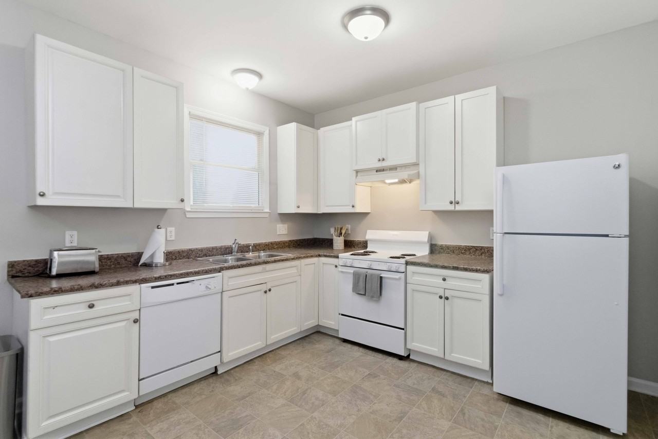 639 Ira St Sw - Photo 7 of 24