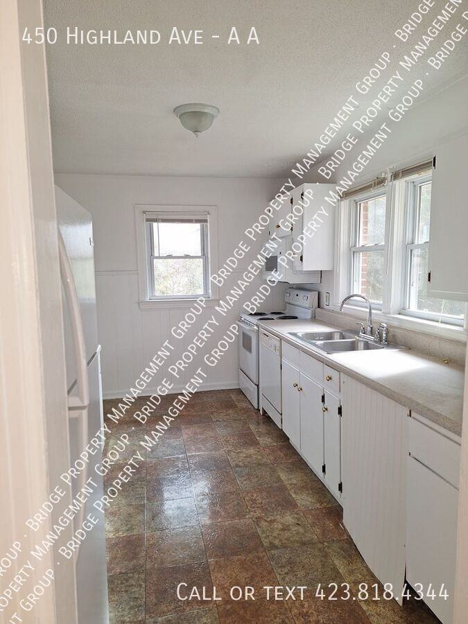 450 Highland Ave Nw #AA - Photo 3 of 15