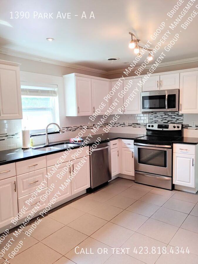 1390 Park Ave Nw #AA - Photo 3 of 12