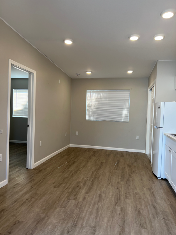 201 Eaton Way - Photo 2 of 5