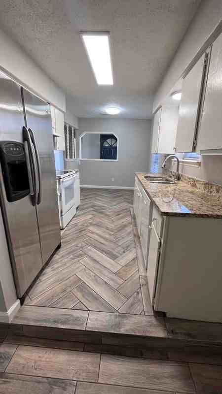 1243 Saturn Dr - Photo 6 of 9