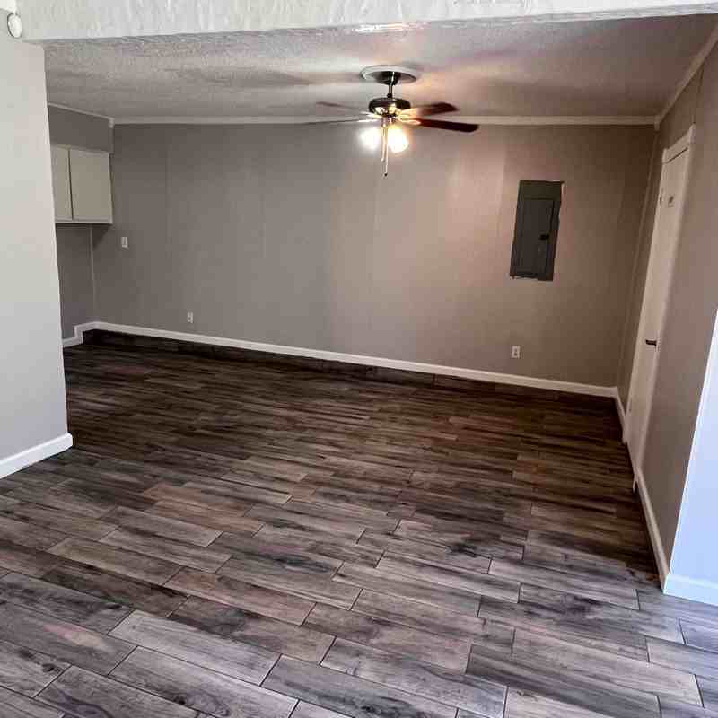 1243 Saturn Dr - Photo 7 of 9