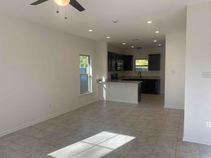 44067 Parker Blvd - Photo 3 of 13