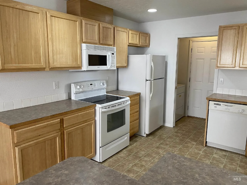 116 Ne Lotus Ct #116 - Photo 3 of 20