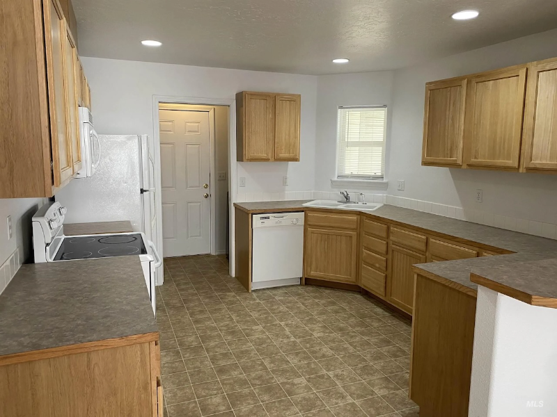 116 Ne Lotus Ct #116 - Photo 6 of 20