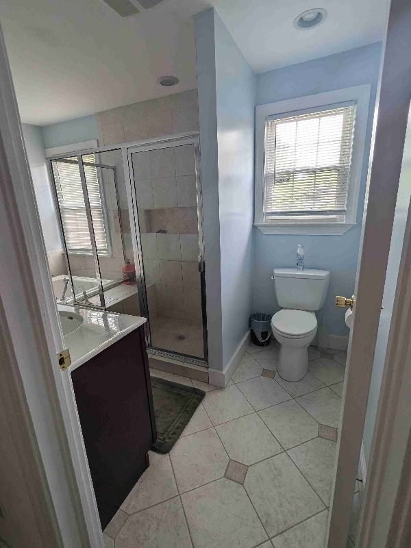 105 Jones St - Photo 6 of 13