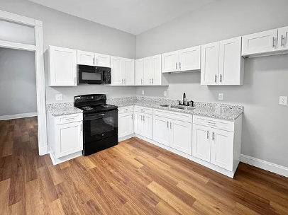 635 Reynes St - Photo 3 of 5