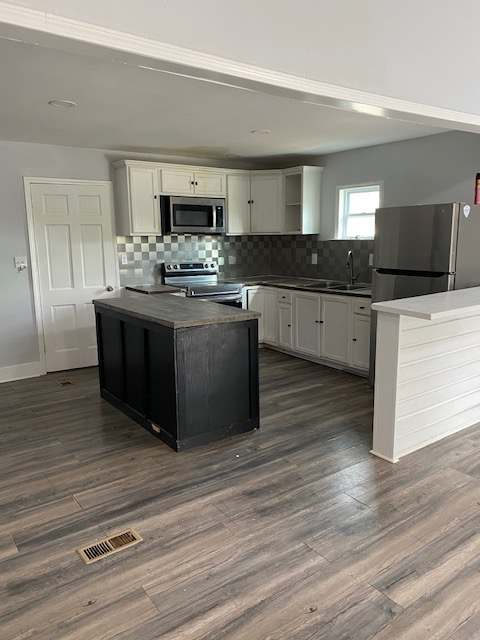 3519 Rosehaven Dr - Photo 3 of 11