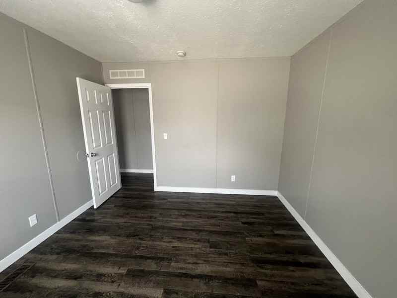 43 Locust St - Photo 7 of 11