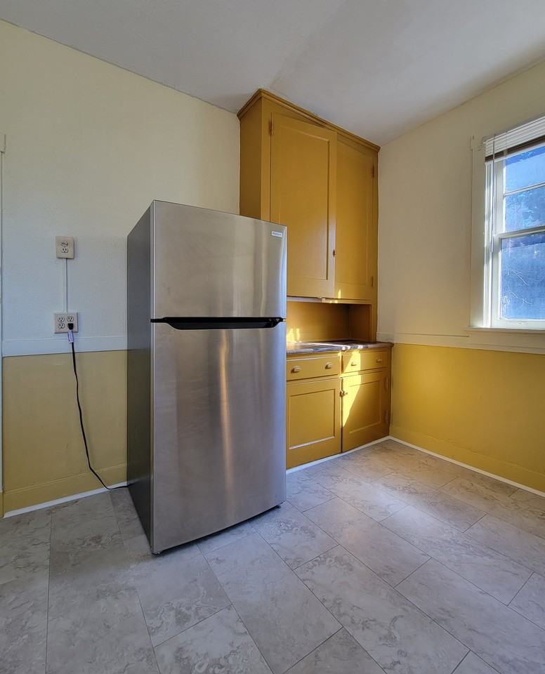 1514 Wood St #2 - Photo 2 of 17