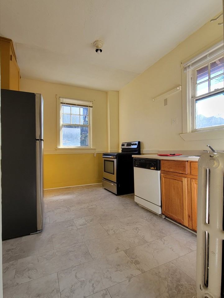 1514 Wood St #2 - Photo 3 of 17
