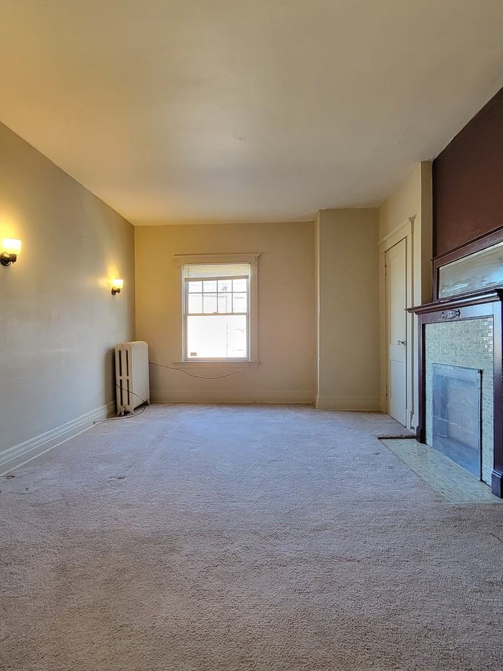 1514 Wood St #2 - Photo 5 of 17