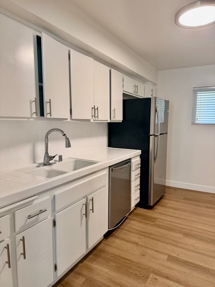 17440 Burbank Blvd #100 - Photo 2 of 16