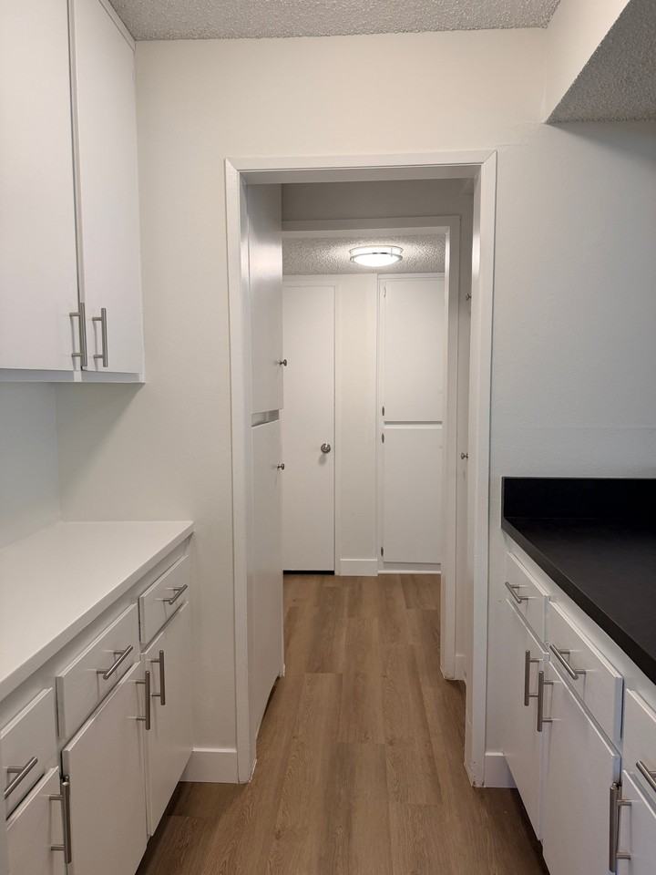 17440 Burbank Blvd #100 - Photo 4 of 16