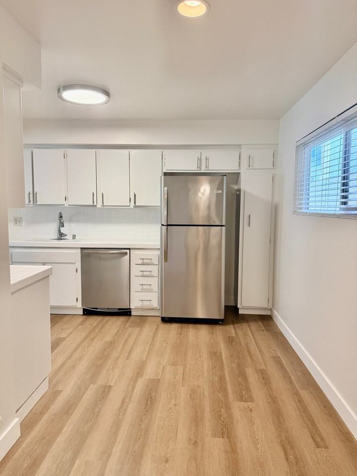 17440 Burbank Blvd #100 - Photo 5 of 16