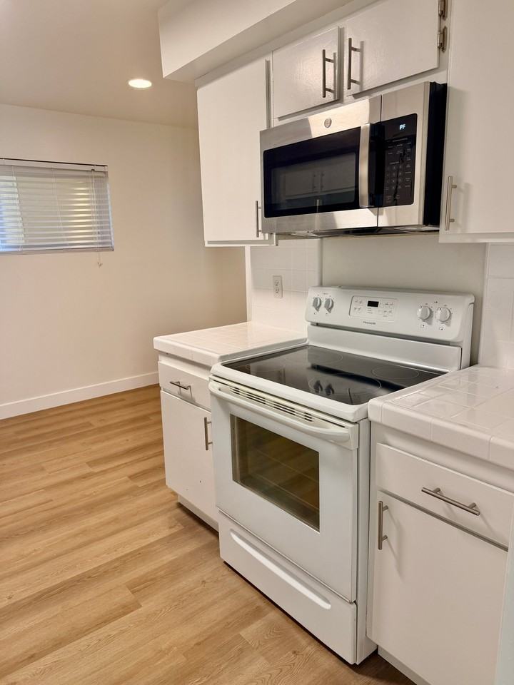 17440 Burbank Blvd #100 - Photo 6 of 16