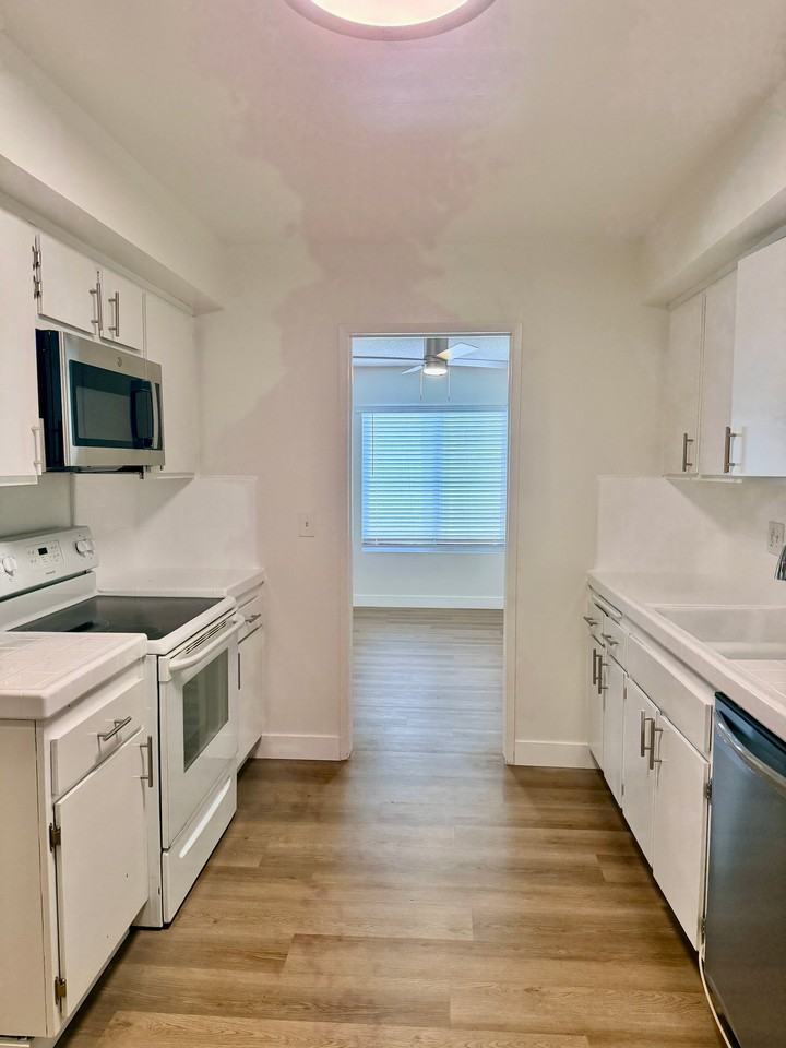 17440 Burbank Blvd #100 - Photo 7 of 16