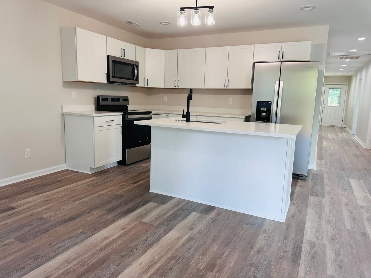 1812 Laurel St - Photo 5 of 32