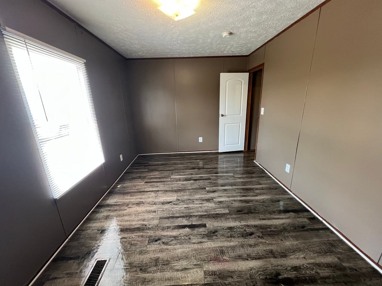 14 Locust St - Photo 3 of 8