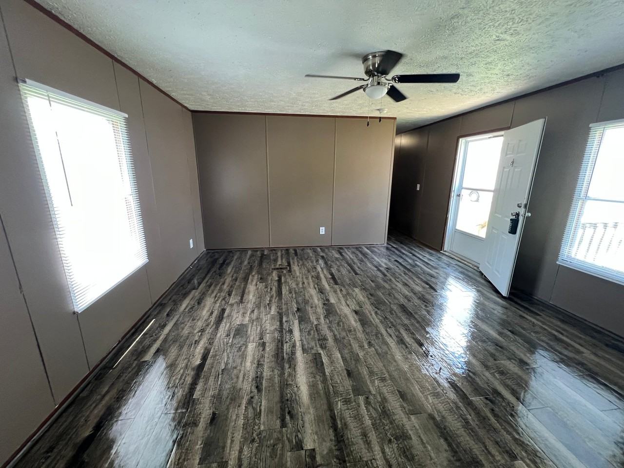 14 Locust St - Photo 4 of 8