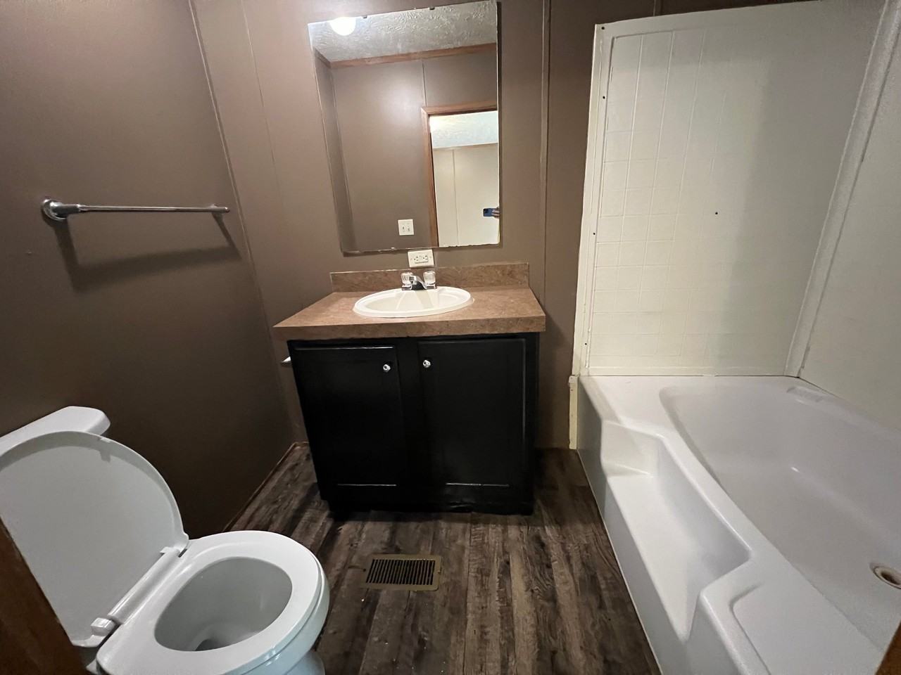 14 Locust St - Photo 6 of 8