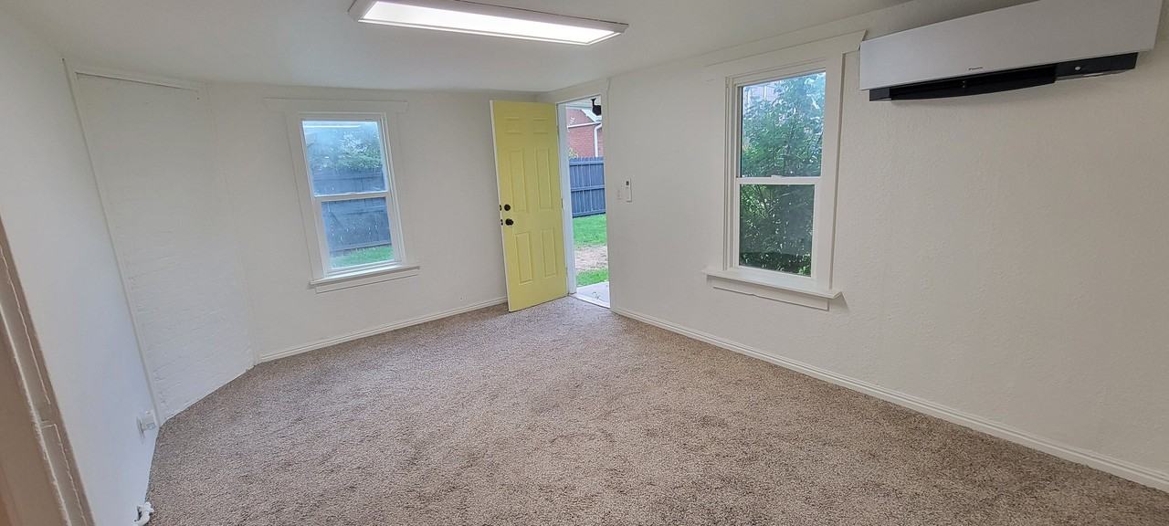 259 E Coatsville Ave - Photo 2 of 9