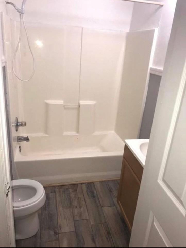 2124 Queen St - Photo 3 of 6