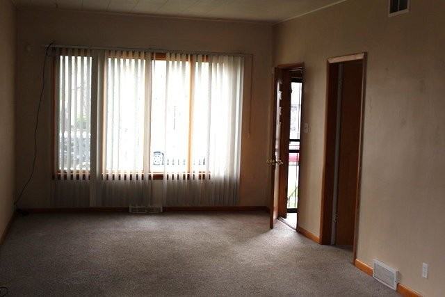 561 Gordon Ave - Photo 2 of 10