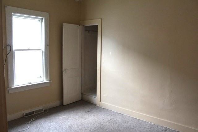 561 Gordon Ave - Photo 3 of 10