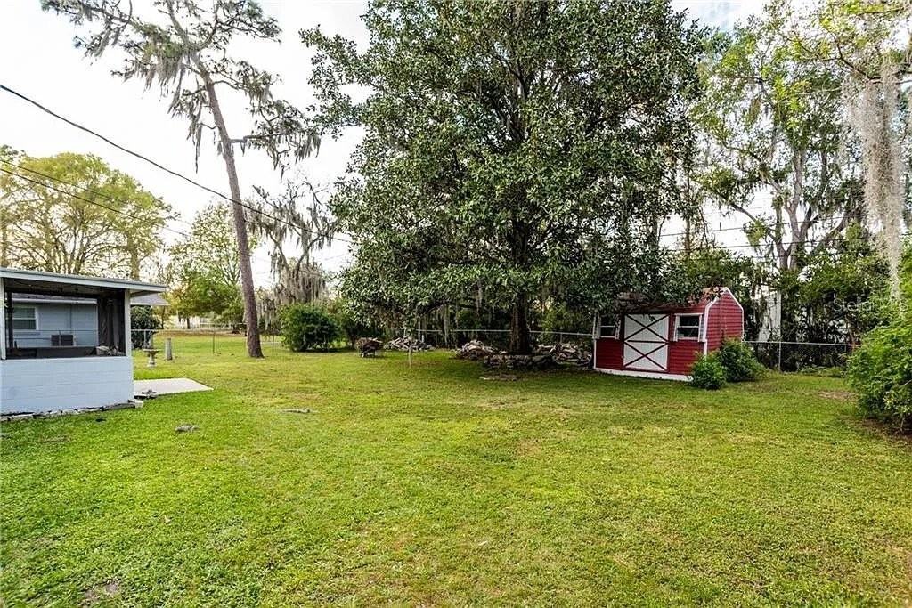 3412 Lori Ln N - Photo 6 of 7