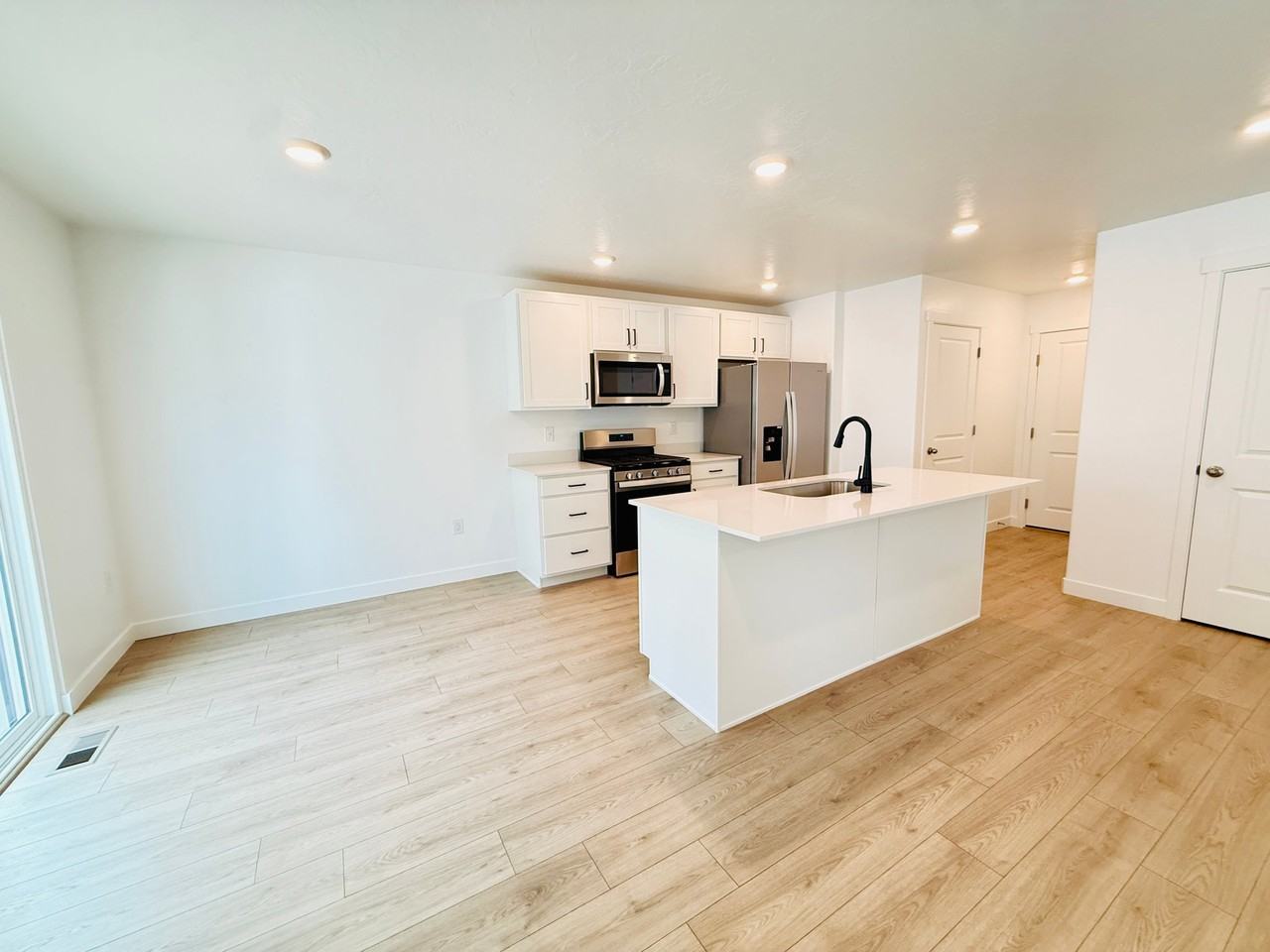 1906 En - Photo 3 of 19