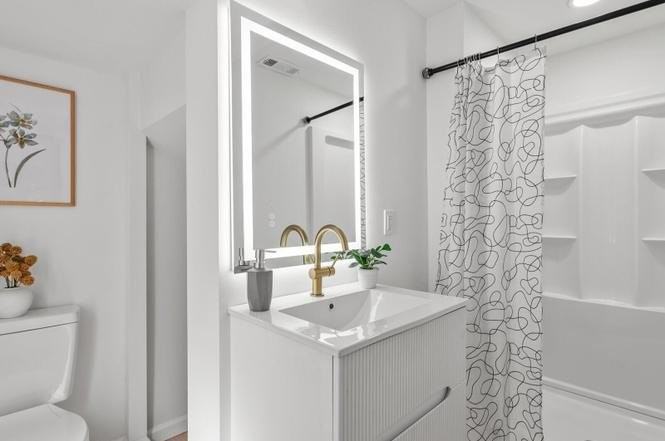 505 Burnett Ave S - Photo 7 of 9