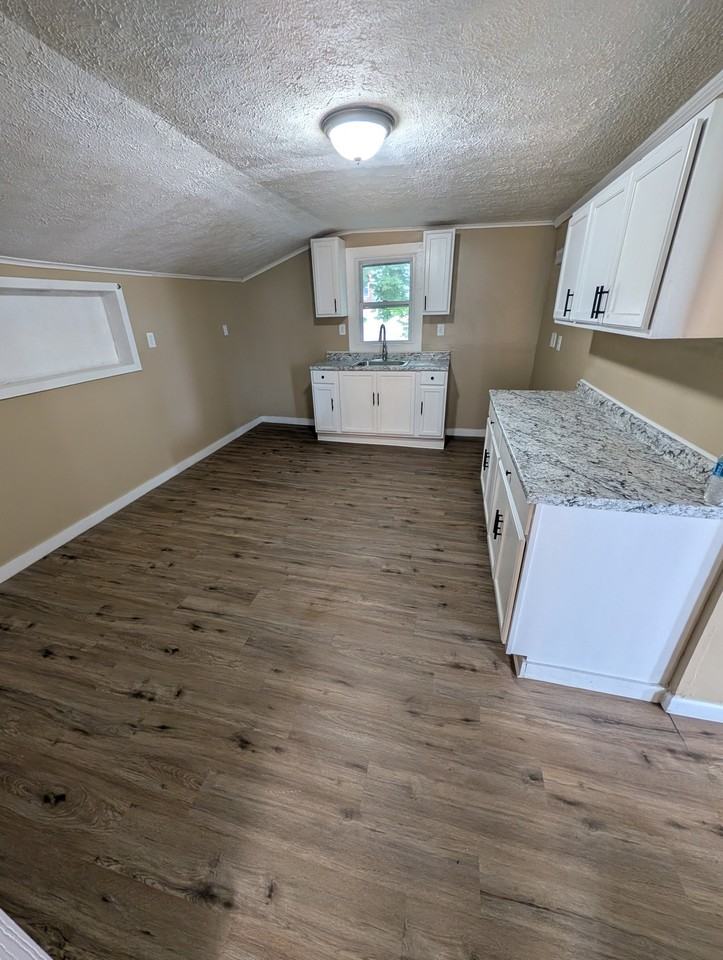 317 W 23rd St - Photo 4 of 7