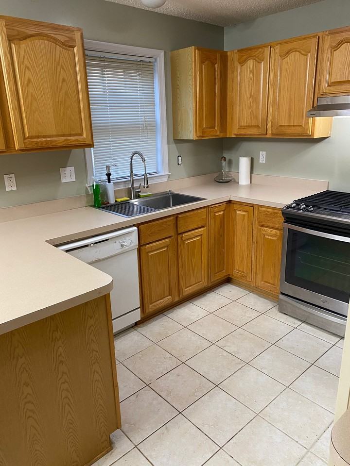 171 Duke St - Photo 5 of 14